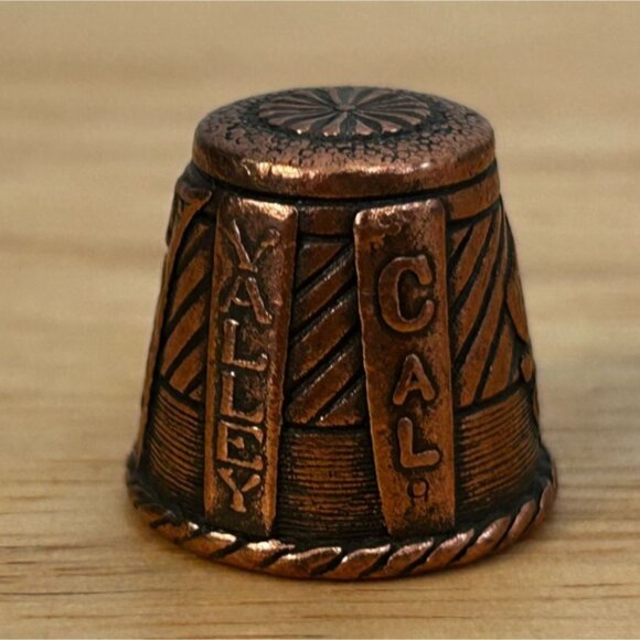 Death Valley California Copper Thimble With Wagon & Scenic Design Collectible Se - Picture 6 of 6